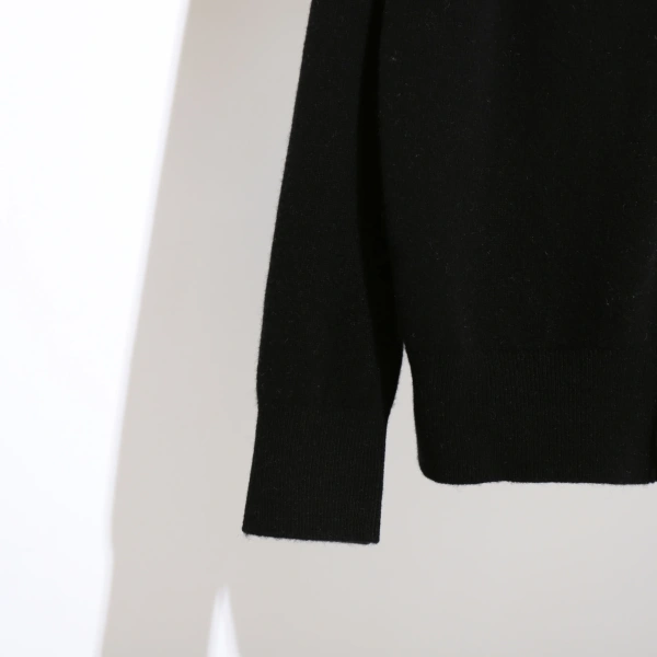 Single-Breasted V Neck 100% Wool Sweater Black Knitted Cardigan for Women - Image 4