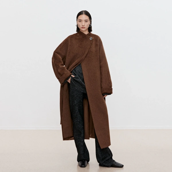 Top Luxury Alpaca Coat Imported From Peru - Image 2