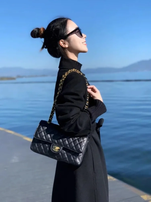 Women Medium-length Black Wool Coat, High-grade Double-faced Velvet, Thickened Wool Coat, Slimming - Image 2